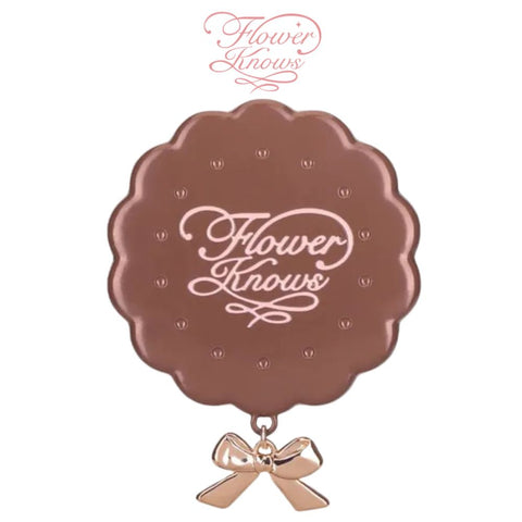 Flower Knows The Sweetie Bear Collection Biscuit Hair Clip -COCOA 1pcs
- Round brown jewelry holder with 'Flower Knows' branding and a bow charm -THE COSMETIC STORE NZ