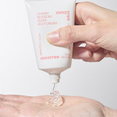 Radiance-boosting cream with cherry blossom extract – Innisfree NZ