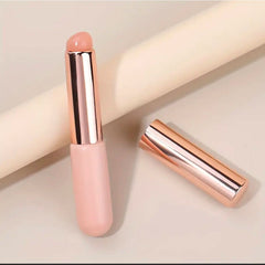 Silicone Lip Brush with Cover – Portable, Fragrance-Free| Perfect for Lipstick and Concealer Application