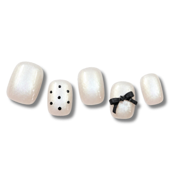Press-on Nail | Audrey Hepburn Style | Square Shape