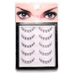 Pack of false eyelashes with a display card showing an eye.