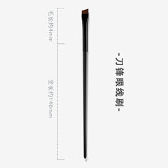 Eyeliner brush with specifications on a white background